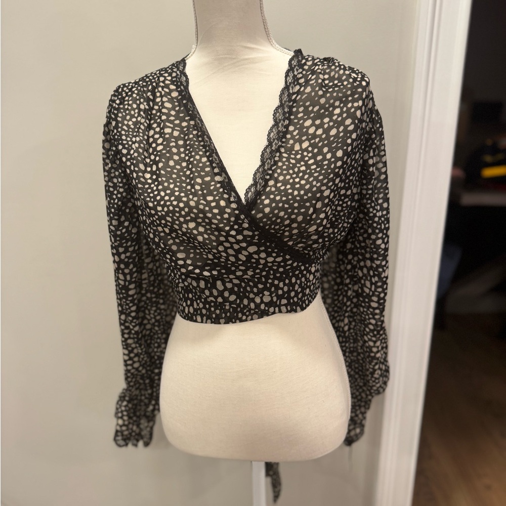 Chic Black and White Patterned Blouse